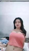 Bokep Indo LiveShow Catrine Ngangkang Pamer Jembut Tipis