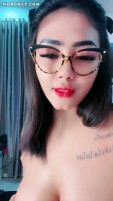 Bokep Indo Kak Sandra Toge Sepong Dildo Live