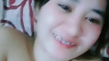 Bokep Indo Rara Manis Tanpa Bra Sambil Tiduran