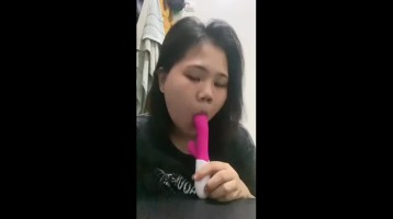 Velia Chubby Pap Uting Buat Kamu Nih Abis Pulang Sekolah