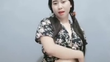 Bokep Indo Amerlita Sange Ngangkang Dikocok Jari Suami