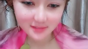 Bokep Indo Valentina Host Cakep Bening Menggoda