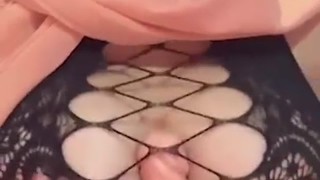 Tante Hijab Sange WOT Pake Dildo