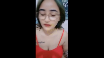 Sinta Nur Cewek Tobrut Berambut Bondol Berkacamata Idaman