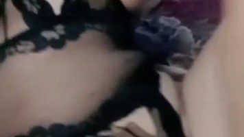 Gak Sengaja Crot Dalem Pas Ngentot Istrinya Pak RT Suaranya Berisik Banget